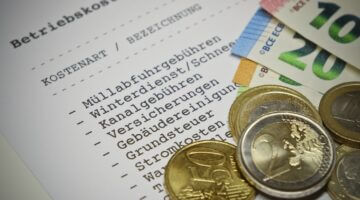 Eine Betriebskostenabrechnung mit aufgelisteten Kostenpositionen wie Müllabfuhrgebühren, Winterdiens